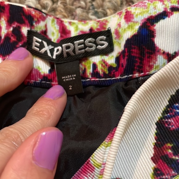 Womens Express Skirt - Picture 2 of 3